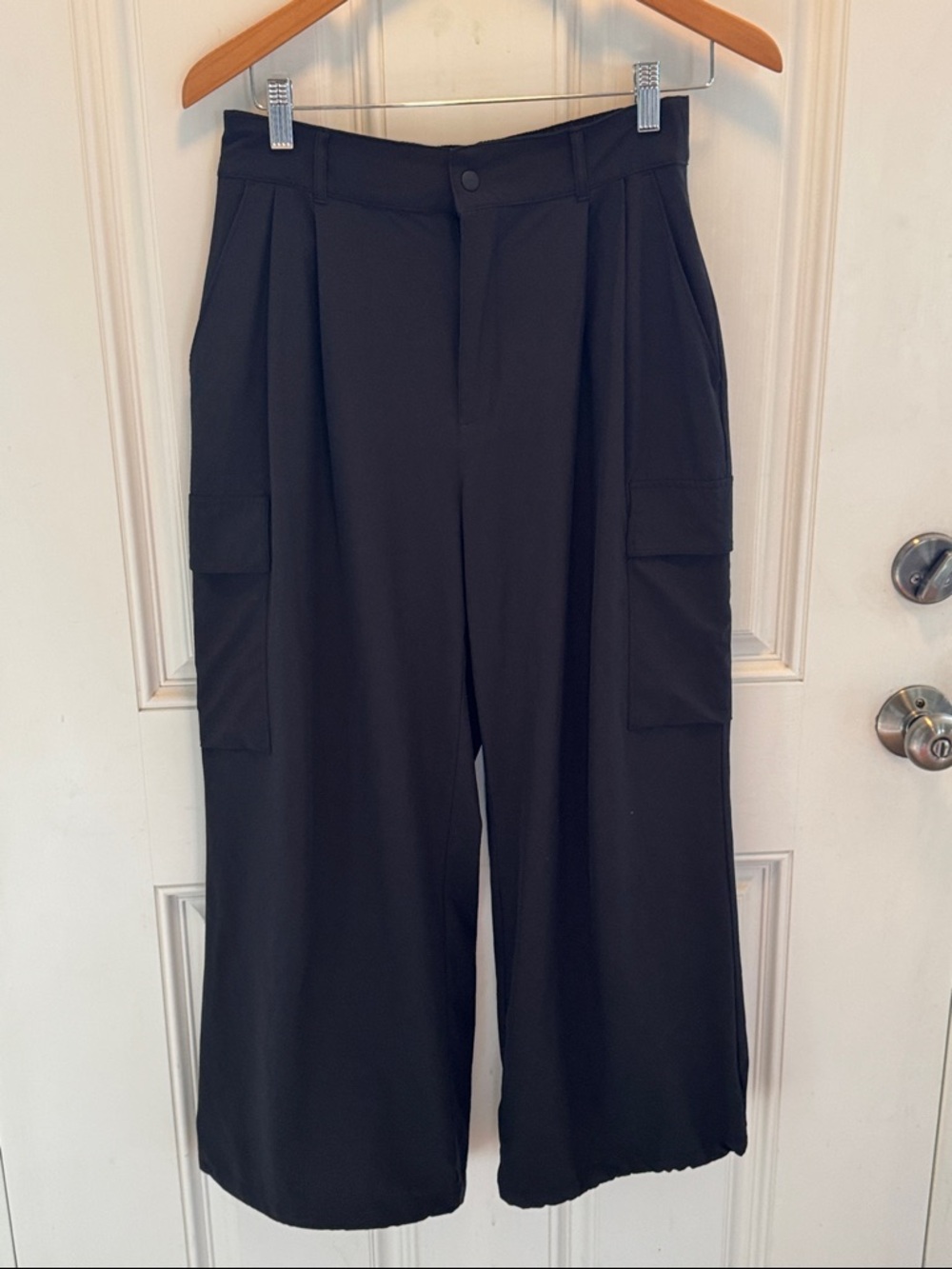 GAP Black Wide-Leg Cargo Pants